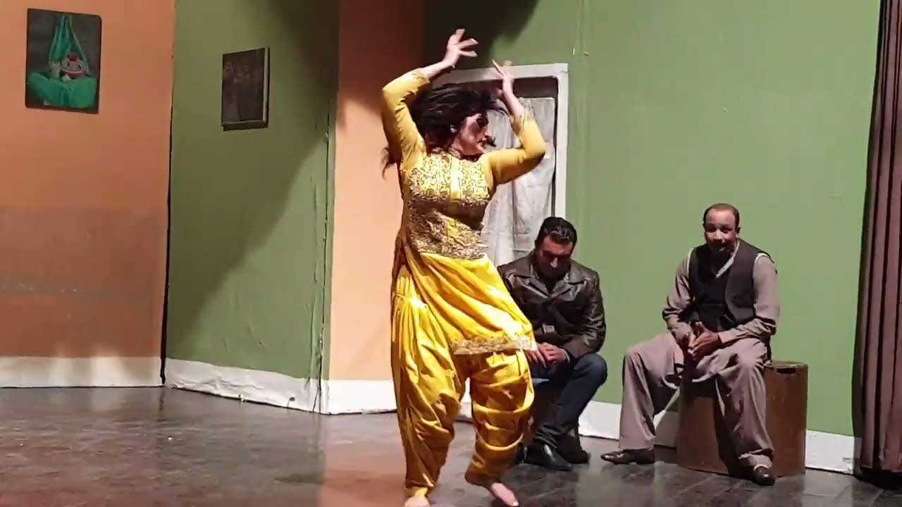 Madam Chahat Sheikh Mein Ta Mar Gai New Dance Parfamance Mujra Video 2022 Nikon Studio Official