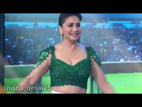 Madhuri Dixit got big cleavage | dhak dhak girl | dance deewane | hot and sexy madhuri dixit nene