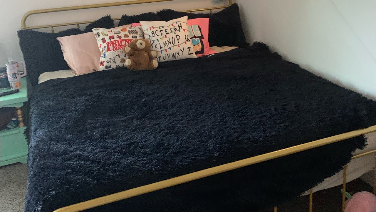 Make my bed with me 🌹🌹