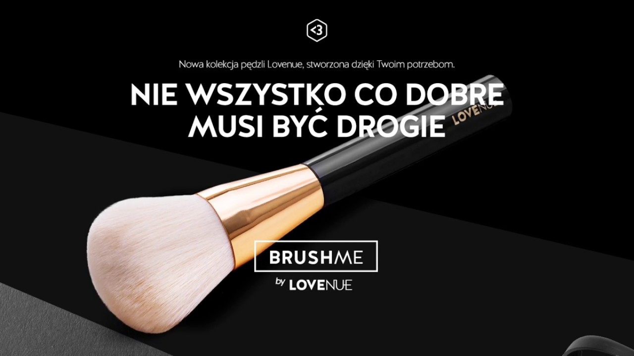 Makeup brushes by LOVENUE