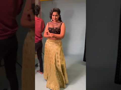 Mallu Serial Actress Model Radhika Sadhika Hot Navel Show