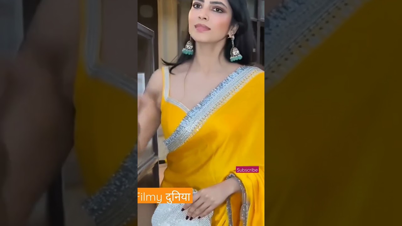 Malvika mohanan tamil mallu actress hot sexy big boob deep cleavages backless blouse saree navel ass