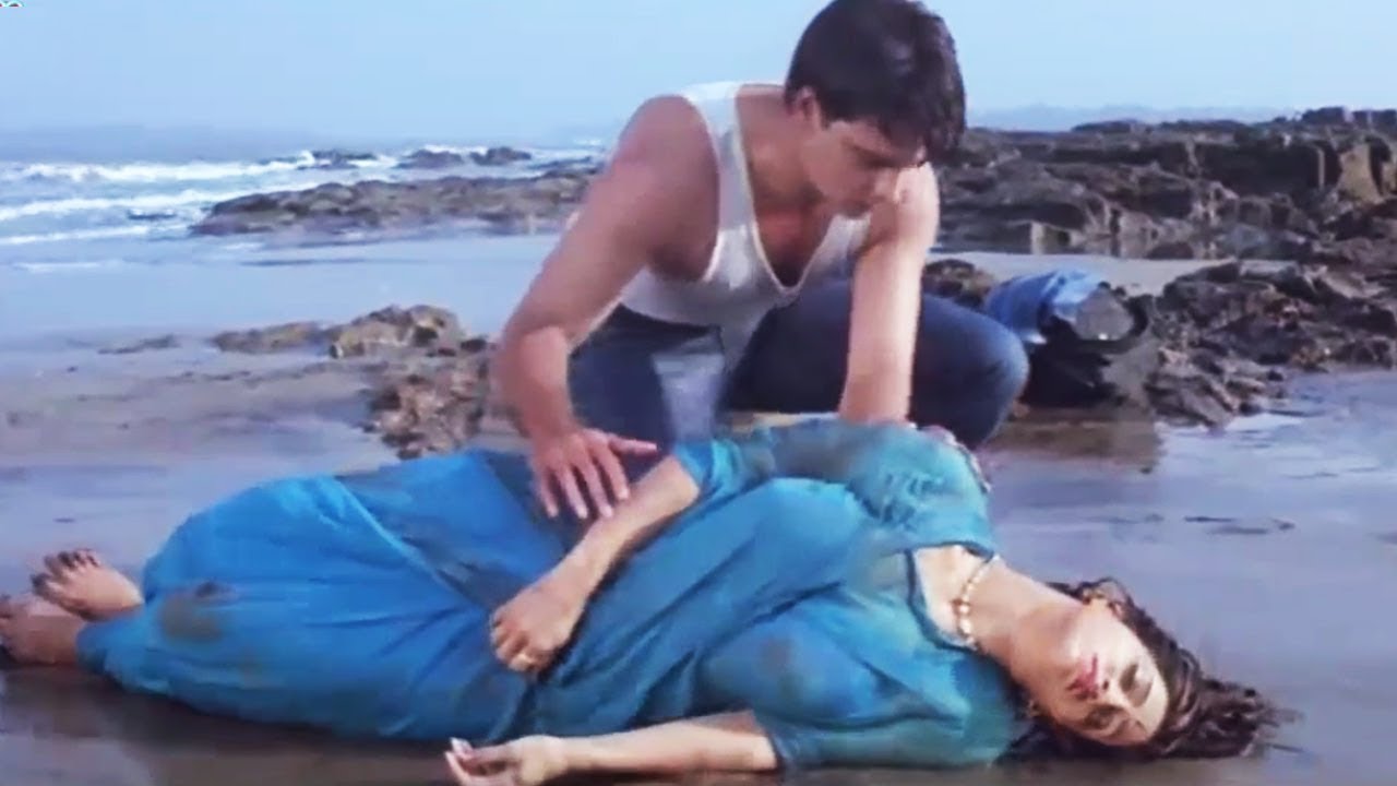 Man saves Ashwini Bhave on the beach | Teri Mohabbat Ke Naam Hindi Movie | Bollywood Scene