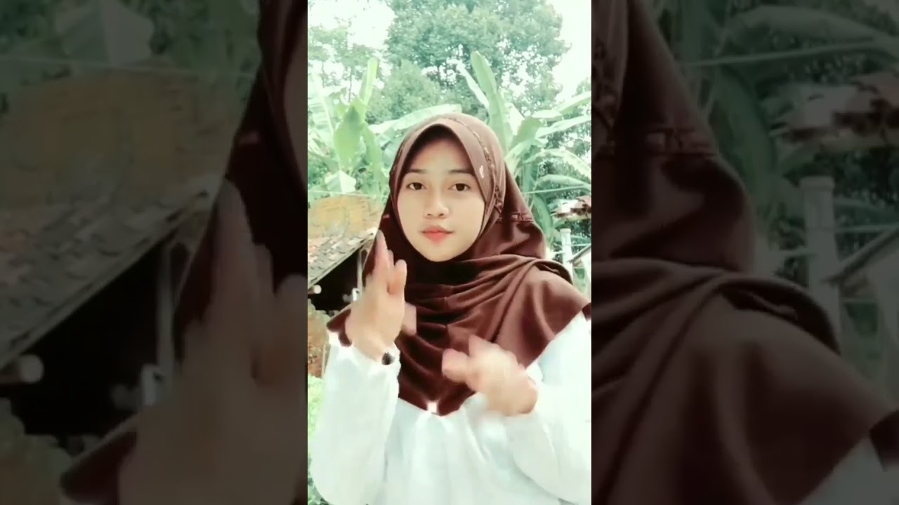 mana nih yang minta tiktok full body,tpi aku ga nemuin tempat yang pas, yaudah setengah aja👀