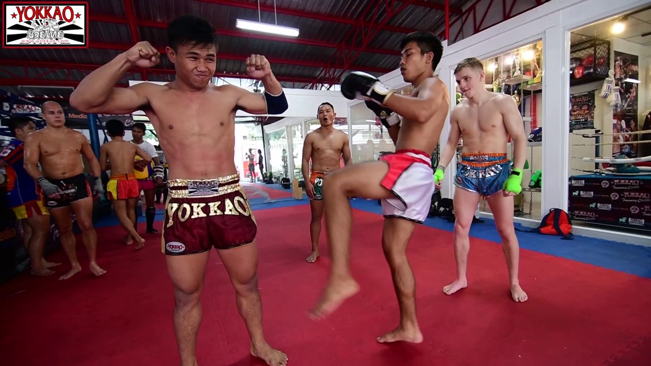 Manachai's ab conditioning - YOKKAO Training Center Bangkok