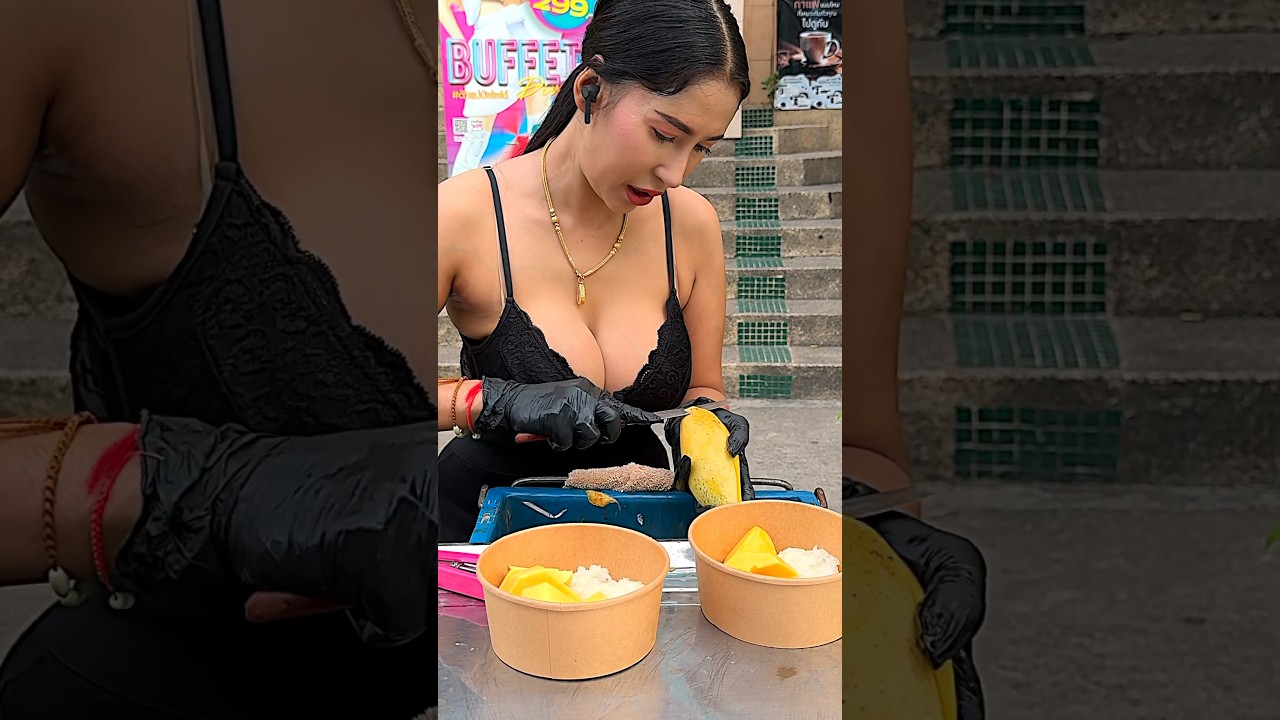 Mango rice, a must-eat when in Thailand - Thai street food #shorts