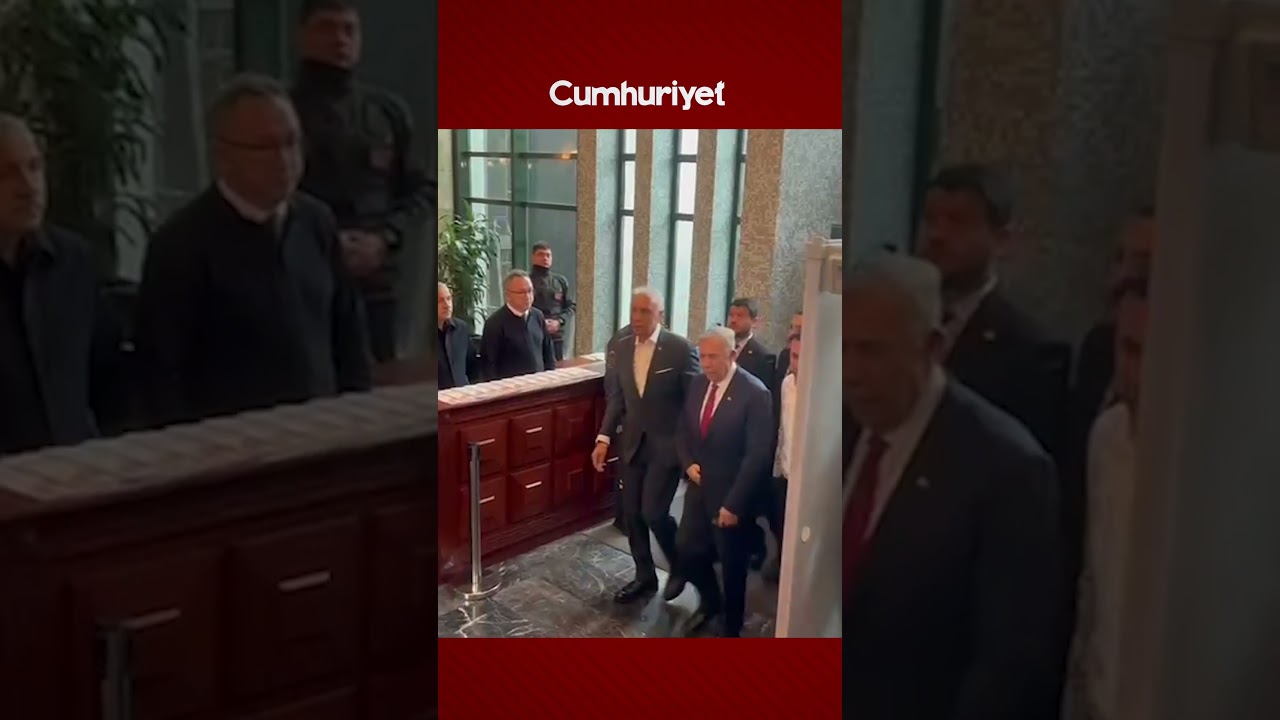 Mansur Yavaş, Özgür Özel ve diğer CHP'li kurmaylarla görüşmek için Saraçhane'deki İBB binasına geldi
