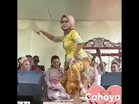 mantap goyang terus,mbak,