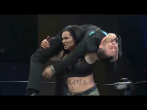 Maria Manic attacks Nick Lendl at Ring of Honor The Experience 2019