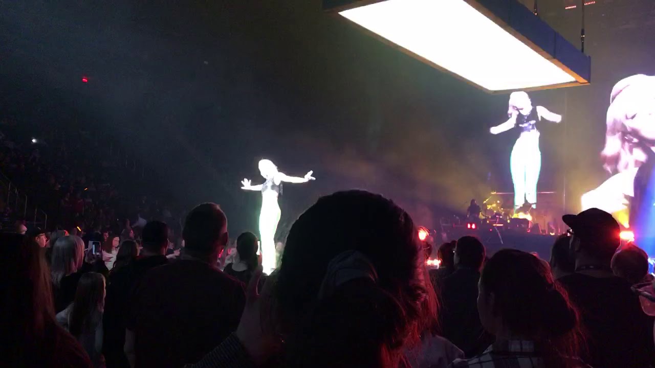 Marie-Mai - Conscience (Centre Vidéotron)