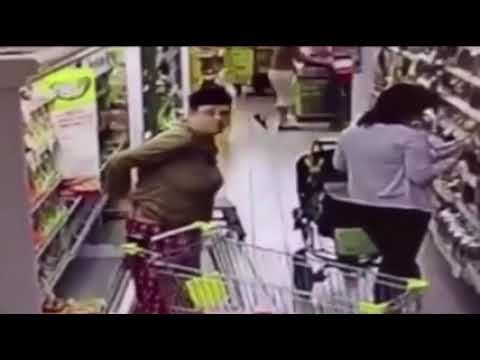 MARKETİN ORTASINA TUVALETİNİ YAPAN KADIN