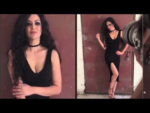 Maryam Zakaria Wardrobe On Photoshoot