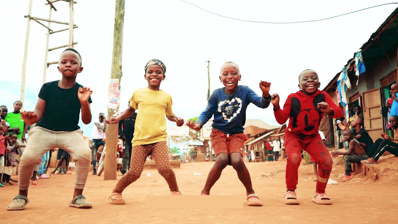 Masaka Kids Africana Dancing Zuzu (Official Dance video)