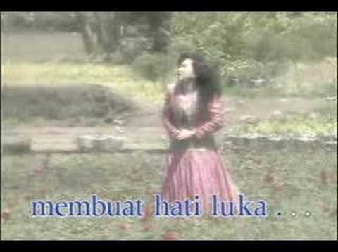 mawar berduri oleh tetty kadi