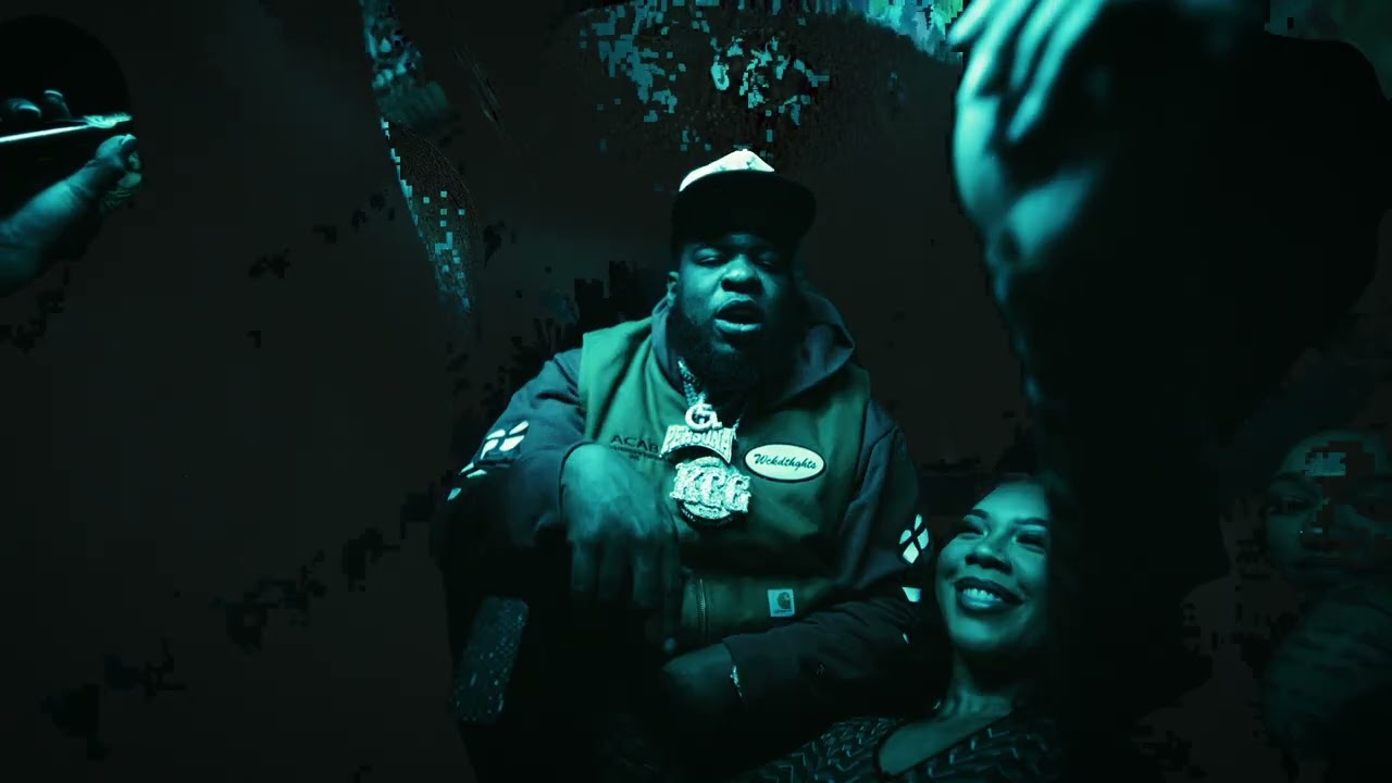 MAXO KREAM - BANG THE BUS prod. evilgiane (Official Music Video)