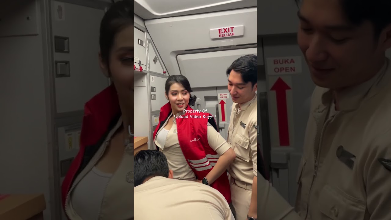 Mba Tia, Pramugari Kocak Super Air Jet