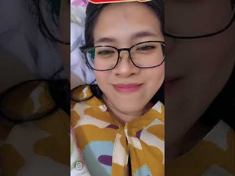 Mbak Nur live gabut di tiktok. Ada yg nongol