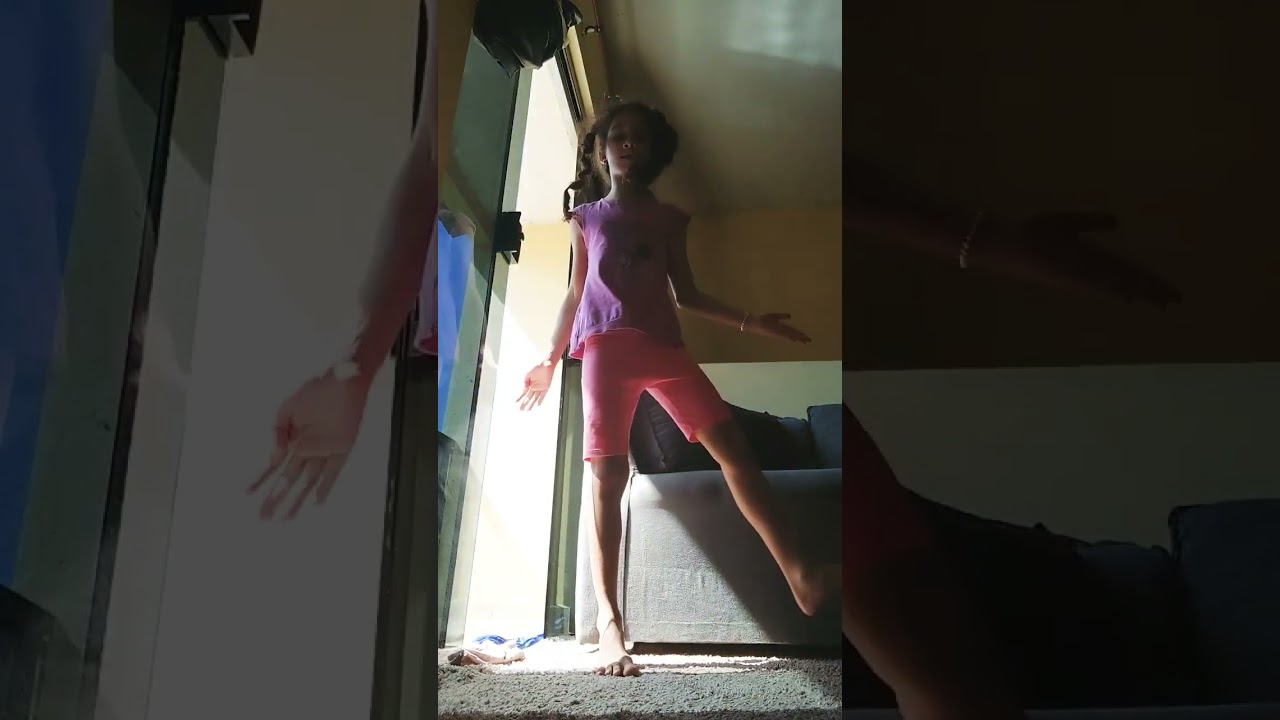 mds um menino me viu dançando kkkk vergonha me da um like eu fix por voces md