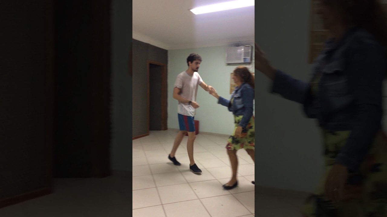 Mãe e Filho, Elaine ferrari e Lucca Ferrari dançando pé de serra.