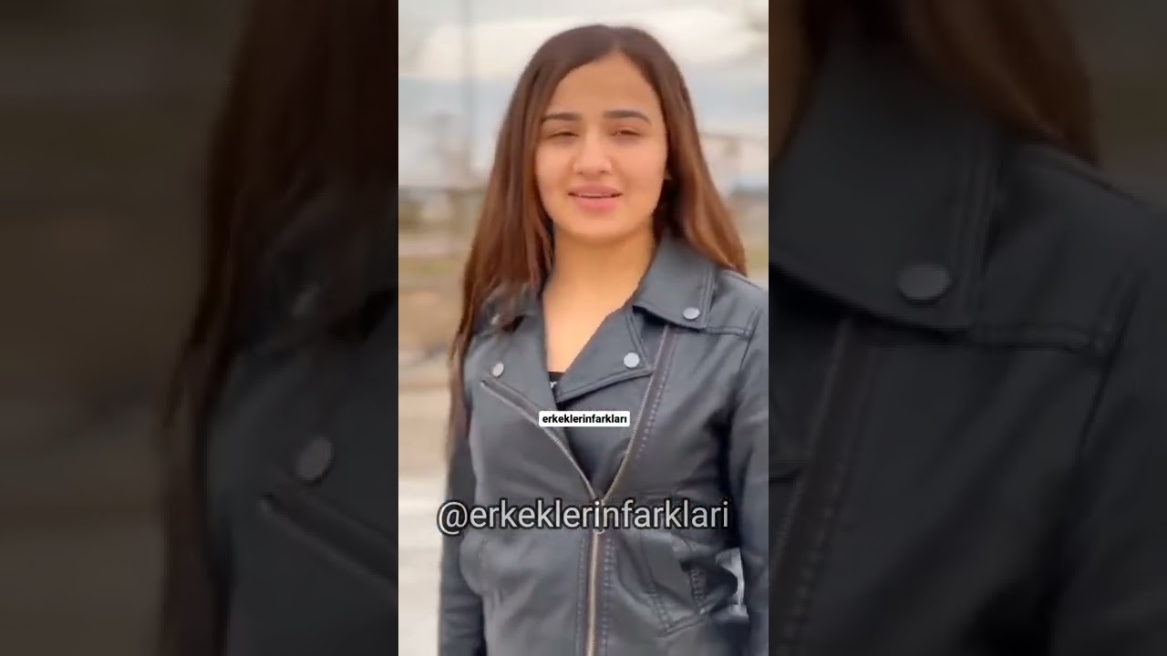 Melek Azad : 