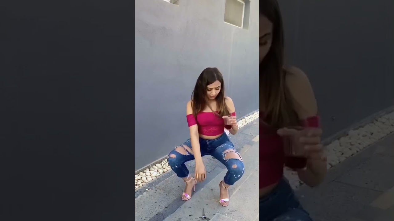 MELEK AZAD BUSSY DANSI