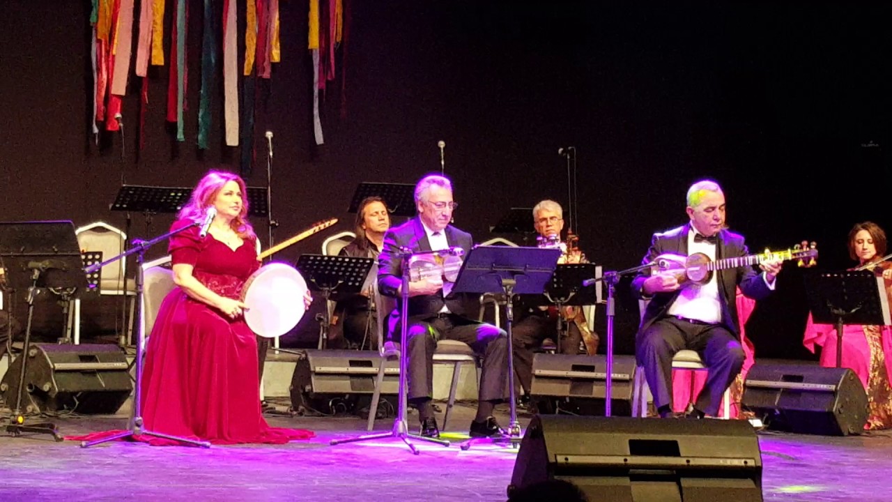 Melekxanim Eyyubova - Dağların başı qıshda qar olar