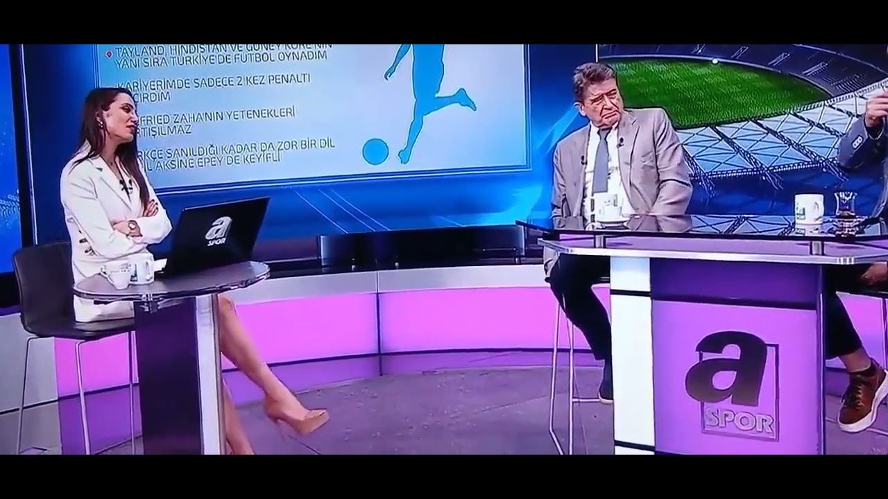 Melike Çelik bacaklarını sallıyor 🔥