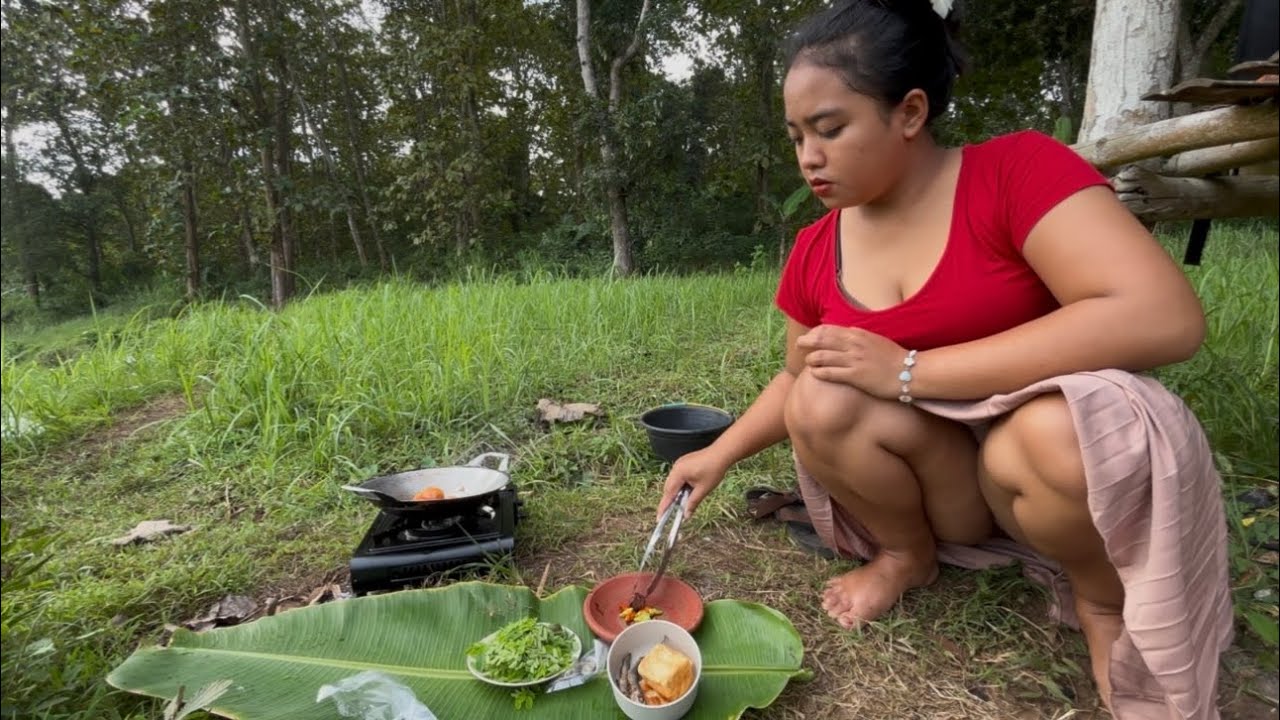 Menikmati suasana sore di sawah petik sayuran dan membuat makanan khas pedesaan