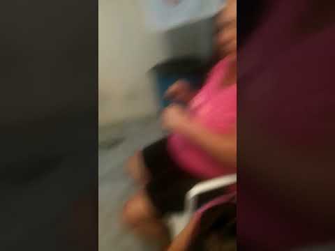 Menina dançando agora vai sentar