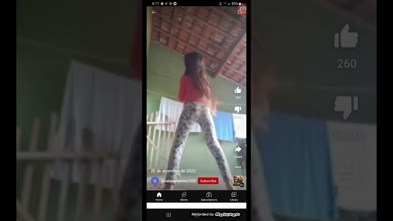 Menina dancando