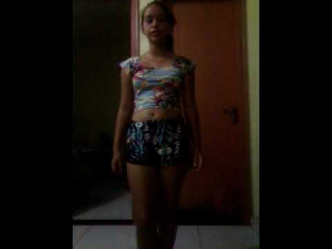 Menina mostra seu talento...