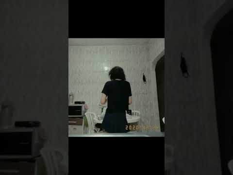 Menina safadinha dançando barões da pisadinha
