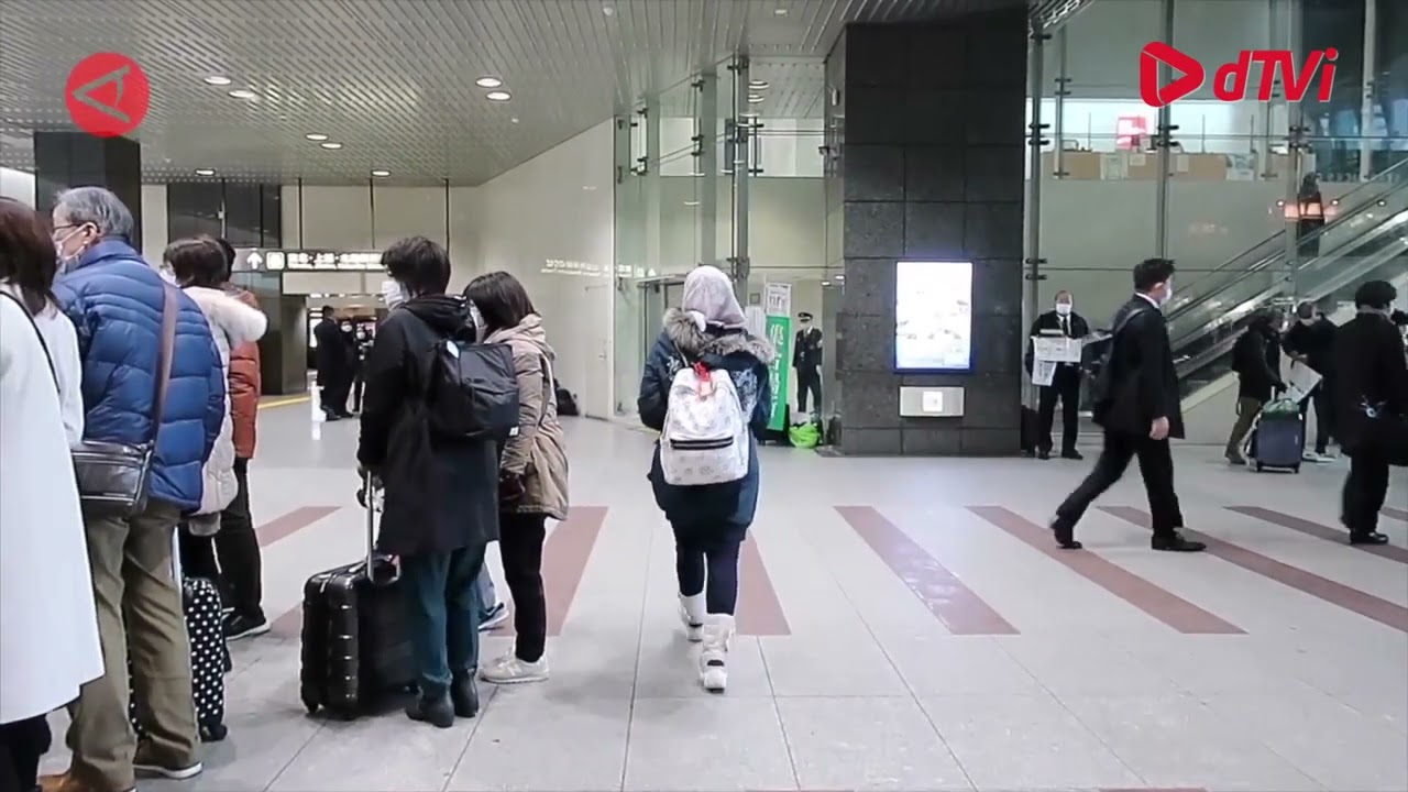 Menjajal kereta peluru menuju gunung es di jepang