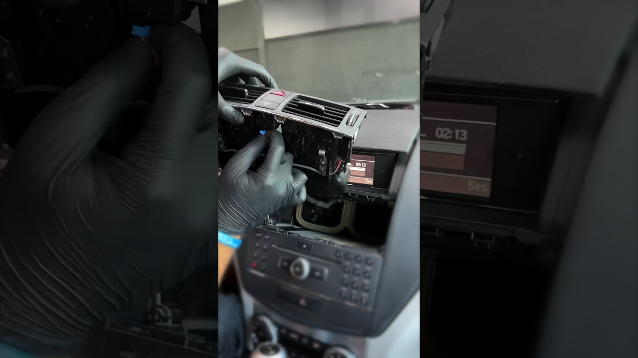 MERCEDES W204 MULTİMEDYA UYGULAMASI #car #automobile #tuningcar #cars #tuning #diy #asmr