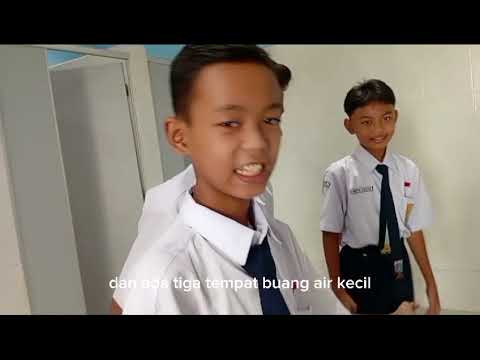 MEREVIEW KAMAR MANDI ANAK LAKI-LAKI DI SEKOLAH SMP NEGRI 51