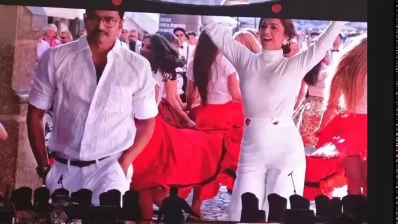 Mersal Vijay dance with kajal Agarwal exclusive trending video - mersal Diwali celebration