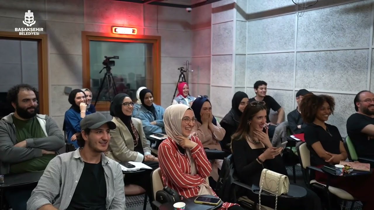 Mert Karakaş ve Burak Tutal, Türkiye’nin ilk YouTube merkezinde.