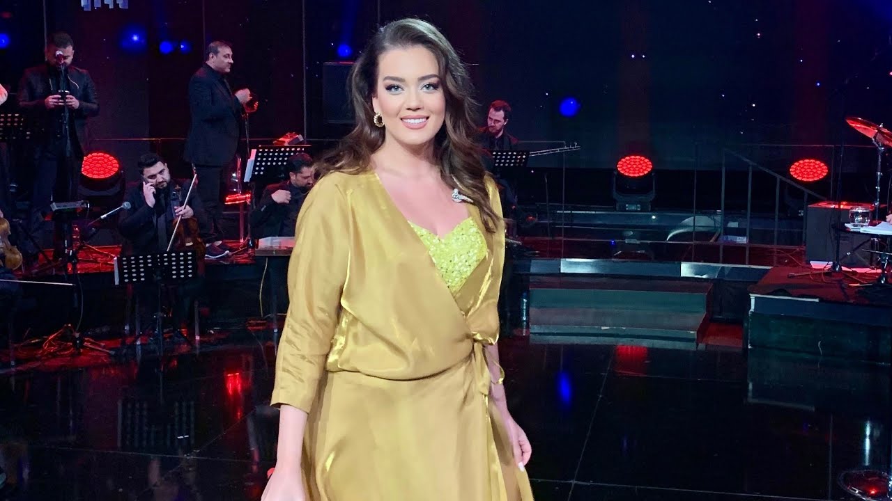 Merve Kayacan Hey Gidi Koca Dünya