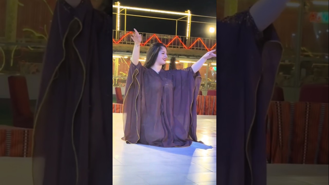 Mesmerizing Belly Dance: A Desert Safari Experience #shorts #dubai #dance