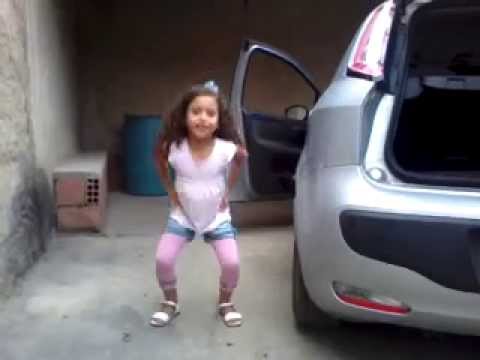 Meus sobrinhos dançando quadradinho de 8 Kayllane e Kauã