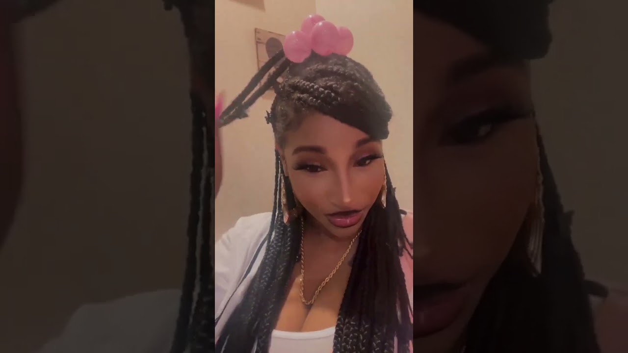 Michellewalker000 Addresses Her Fans Live....