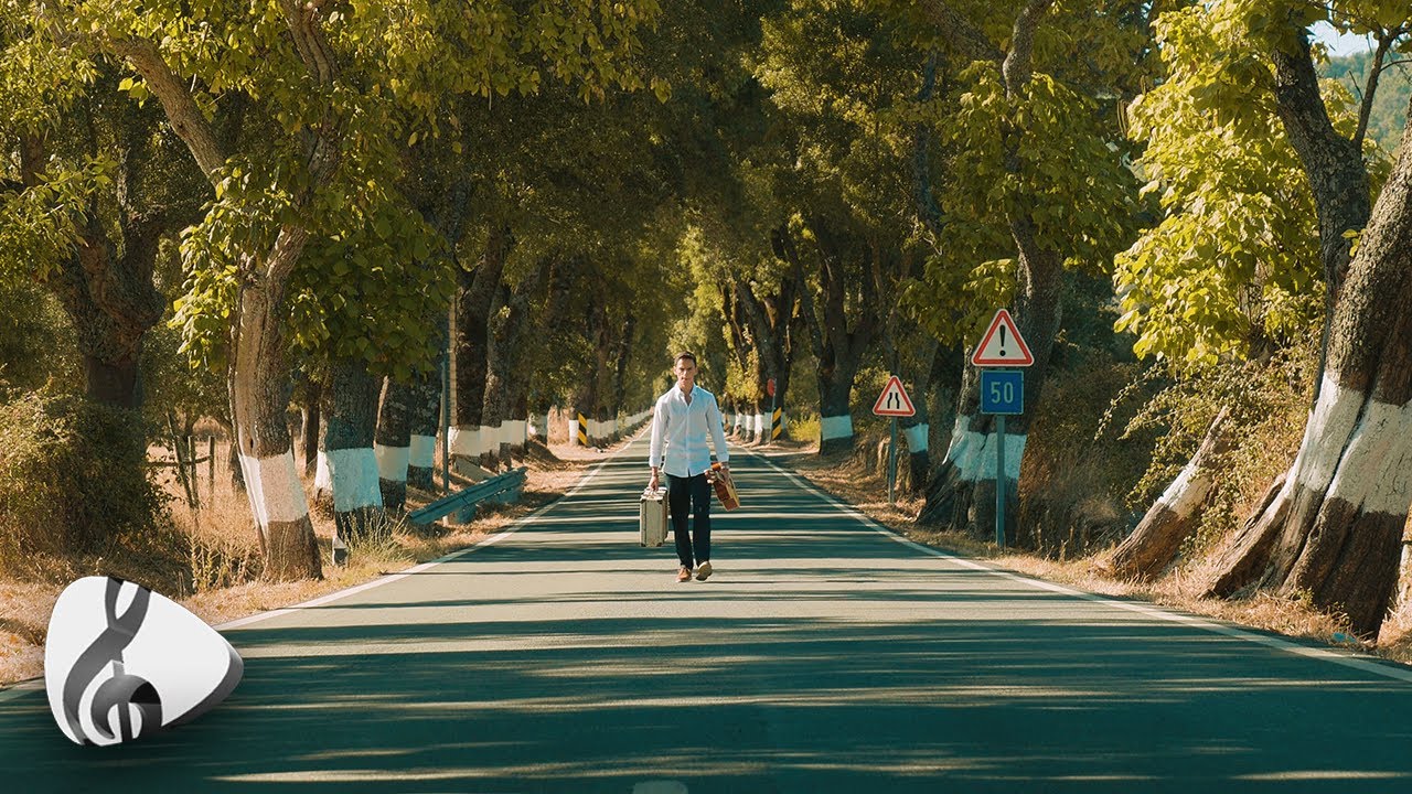 Miguel Moura - Tenho de abalar (Official Music Video)