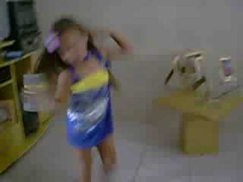 Minha filha dançando