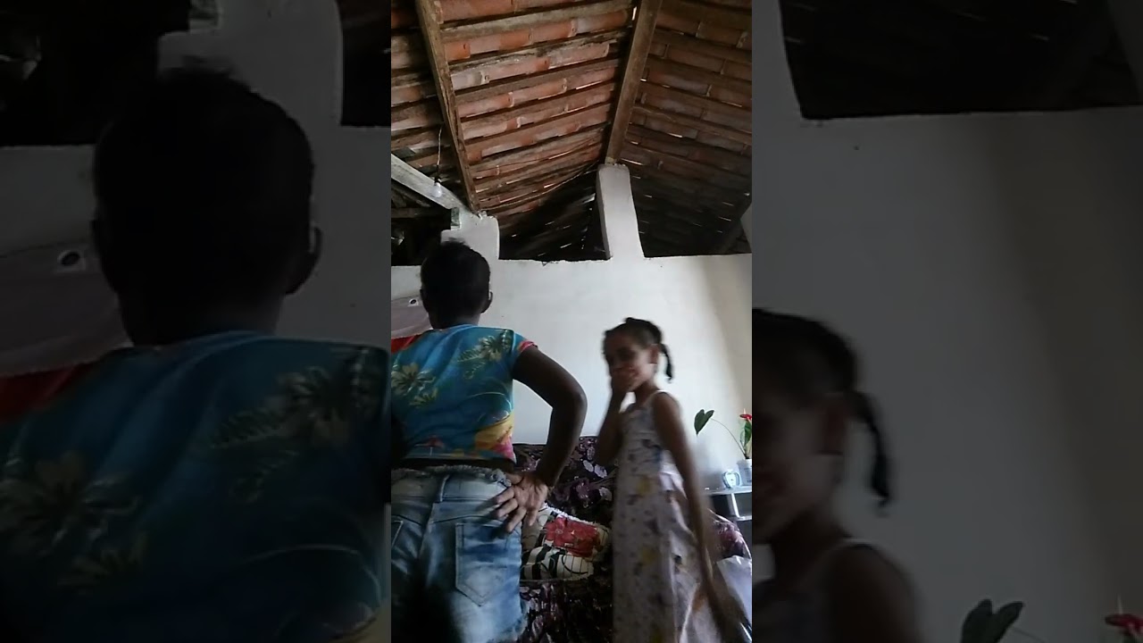 minha prima dancando mas do que eu😂😂😂😂