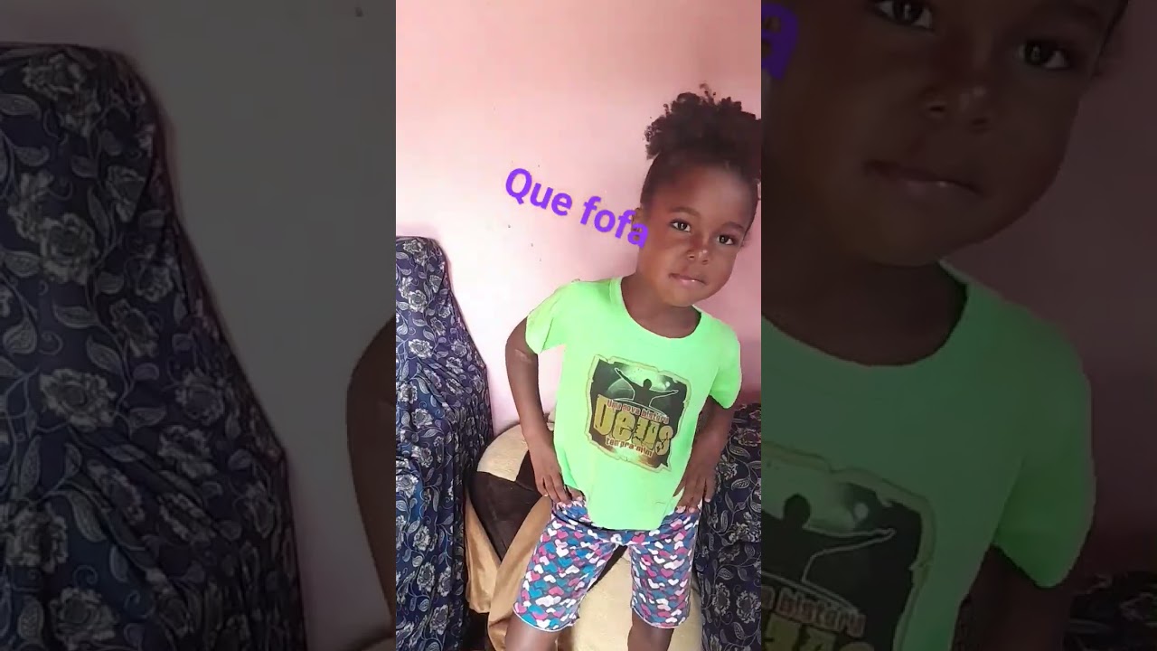 minha prima de 5 anos dançando