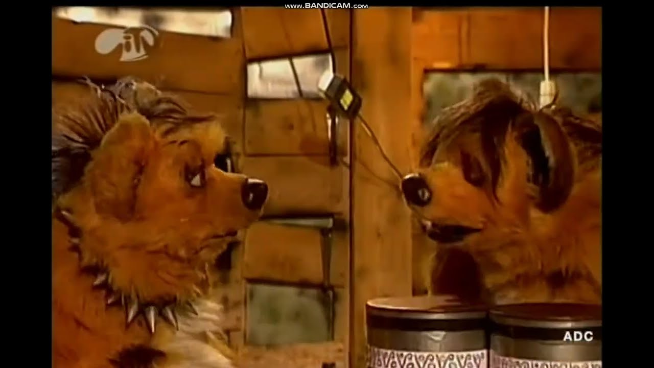 Ministry of Mayhem - Scratch & Sniff skit - A tiny singing fly