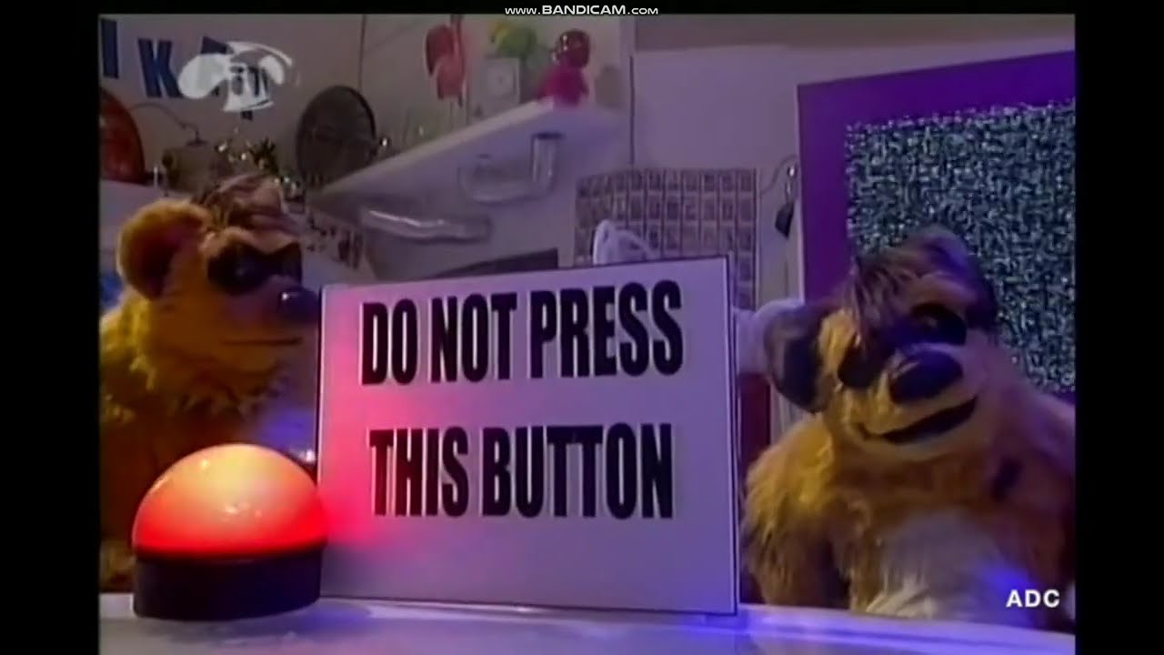 Ministry of Mayhem - Sniff & Scratch visit the Doc lab