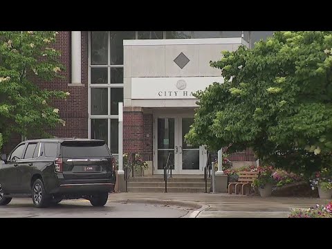 MN lawmaker shootings: Authorities warn suspect dressed as officer