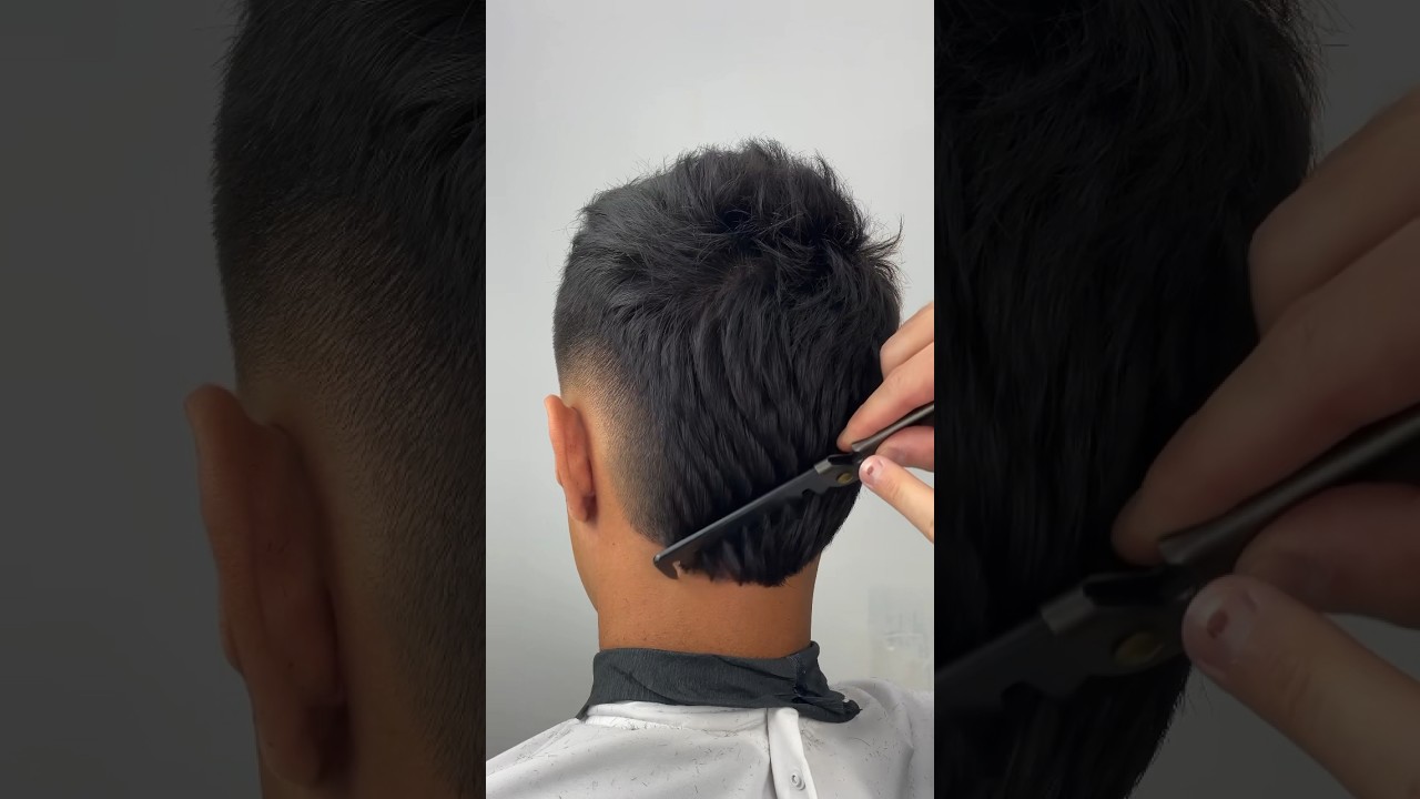 Moicano🤩 #moicano #degrademasculino #degrade #fade #barbeiro #barber #barbeirobrasil #barbershop