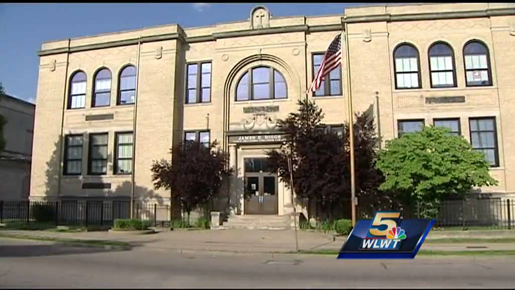 Mom: 4-year-old left alone on hot school bus